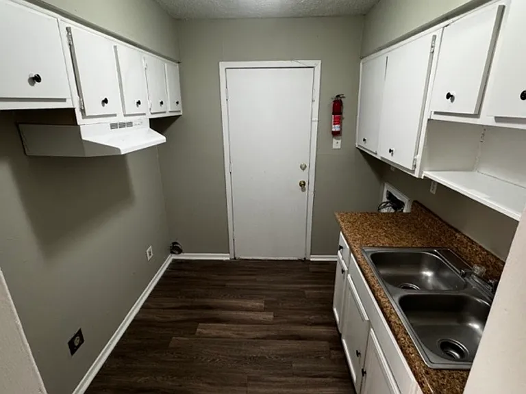 3646 Rhea Ave — Photo 10