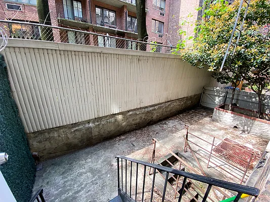 Rented by MAPT Residential LLC | media 8