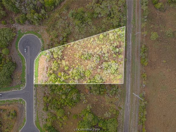 2nd image of 4018 Hollow Ct