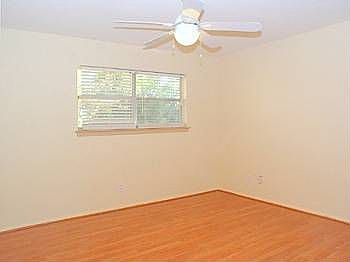 5th image of 1114 Sleepy Hollow Dr
