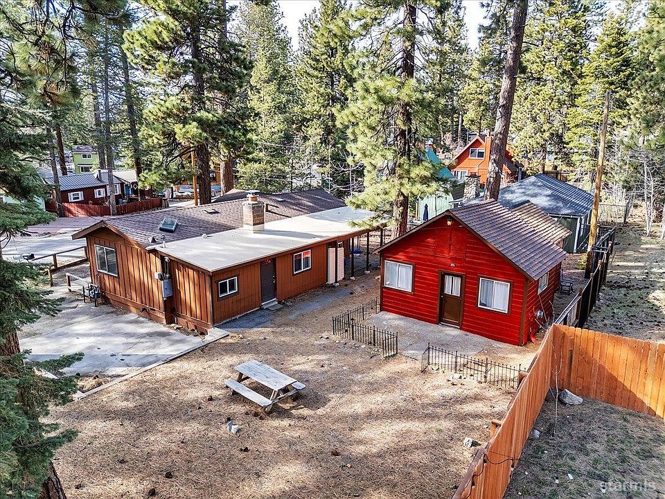 2nd image of 1083 Aspenwald Rd