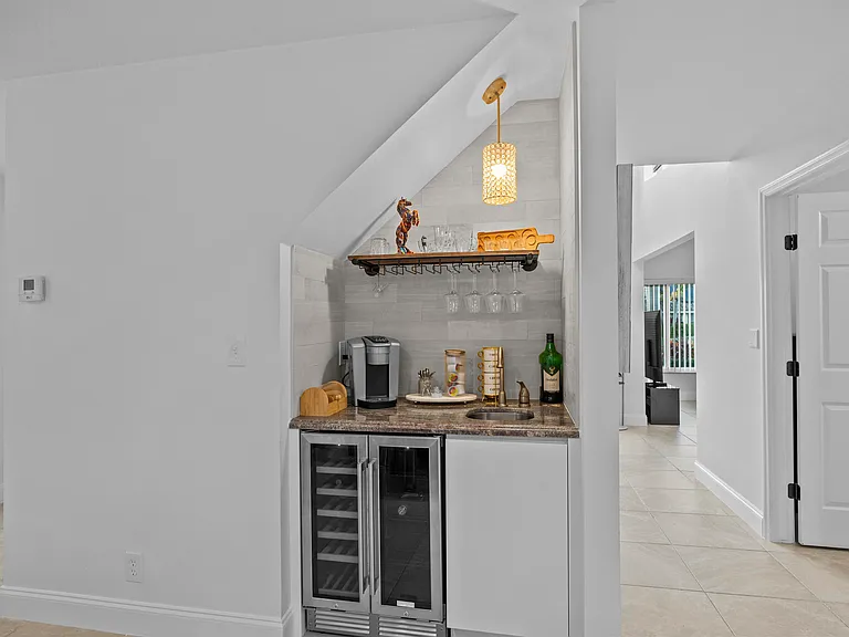 2400 Seaford Dr — Photo 15