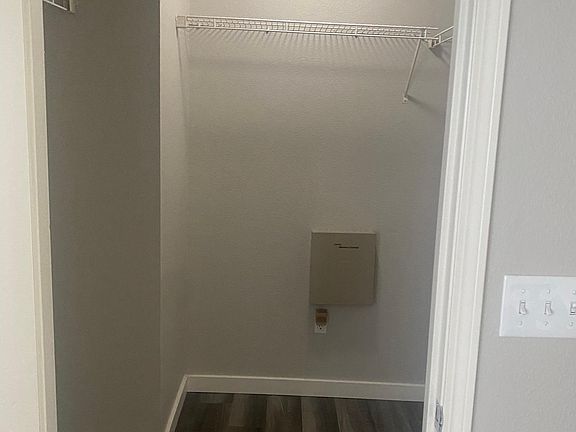 5th image of 1585 NE Jonquil Ln #B
