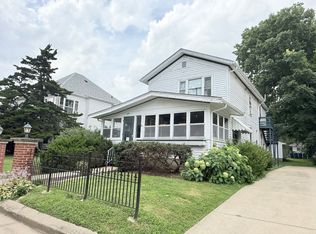 310 E Locust St, Bloomington, IL 61701