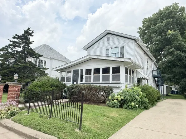 310 E Locust St, Bloomington, IL 61701
