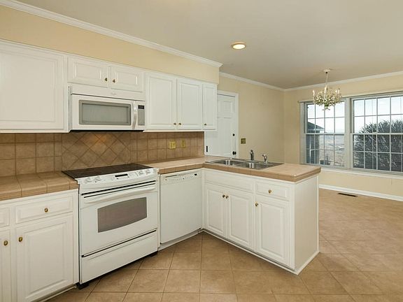 6422_Forest_Park_Dr_018