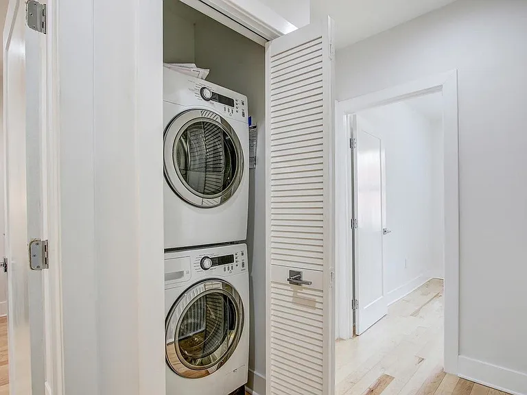 716 Kenyon St NW — Photo 26