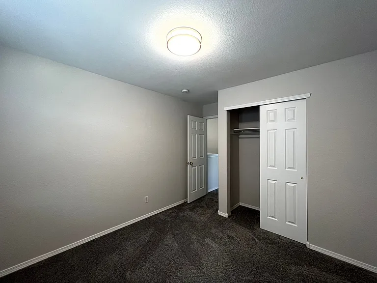10441 Devonshire St — Photo 16