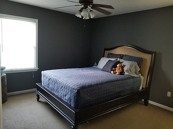 3rd image of 706 Nicole Pl