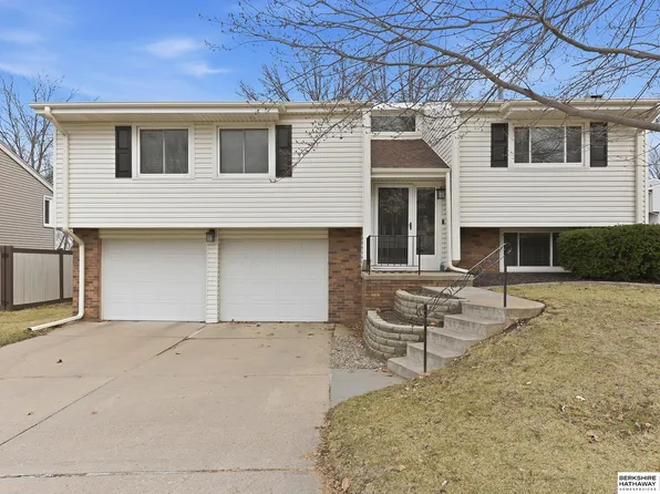 14604 Walnut Grove Dr, Omaha, NE 68137