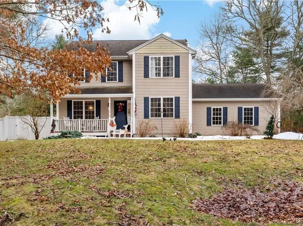 5 Bracken Hill Ct, Richmond, RI 02812