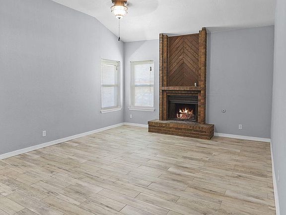 4th image of 4632 Maureen Cir