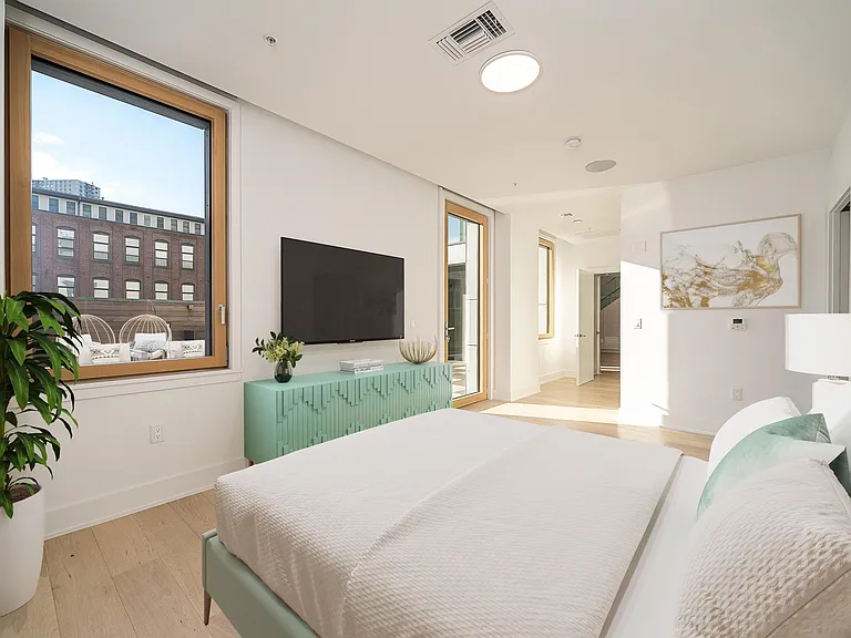 1024 Adams St #200 — Photo 6