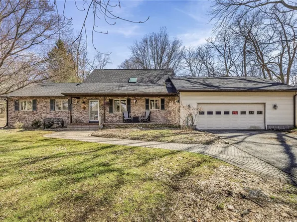 1738 Creek St, Rochester, NY 14625