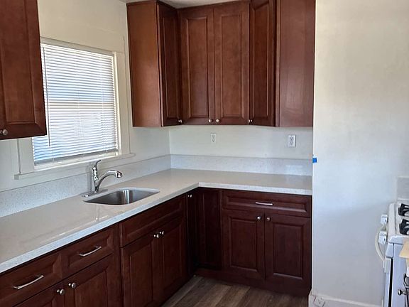 3rd image of 706 Johnson Ave