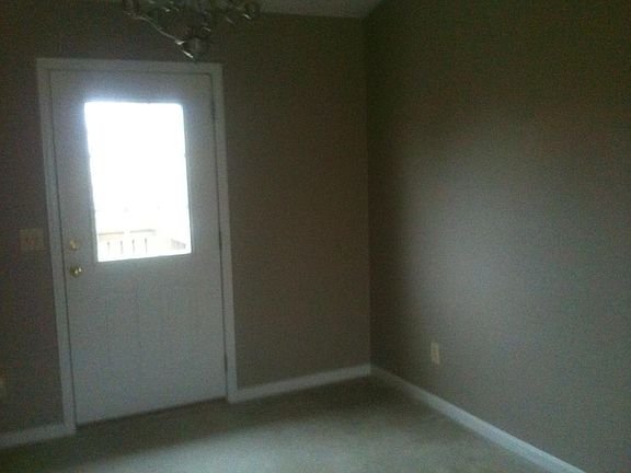 5th image of 2458 Hilliard Dr