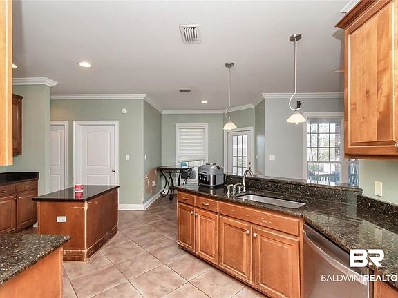 5th image of 7170 Pierson Dr