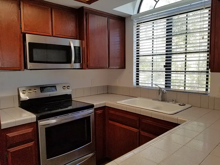 166 Las Flores Dr #A — Photo 10