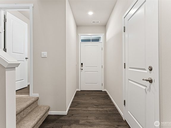 3rd image of 2209 Trailside Dr NE