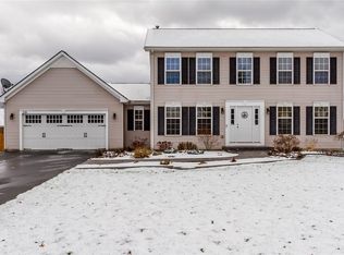 206 Knights Trl W, Rochester, NY 14624