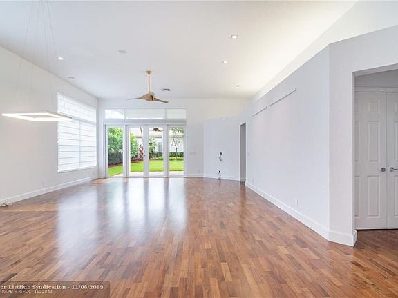 5th image of 2519 Bay Pointe Ct
