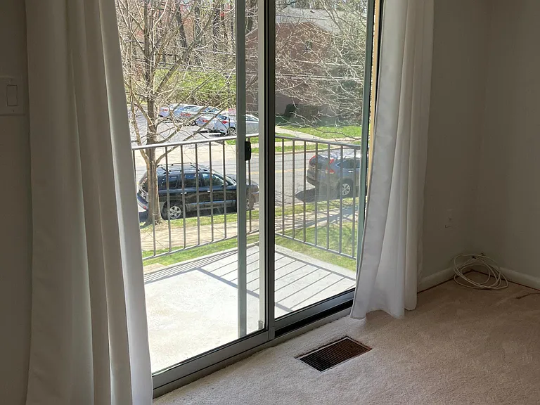 10620 Weymouth St #101 — Photo 39