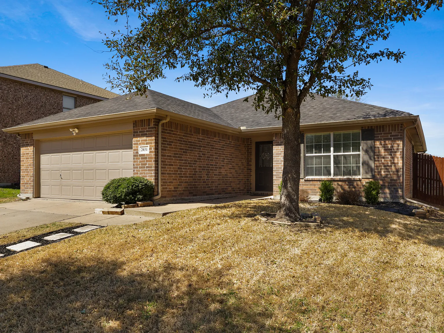 3 bed, 1658 sqft, $2,200 — Photo 2