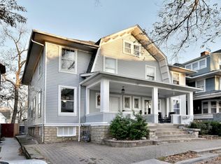 125-127 Tennyson Ct, Elgin, IL 60120