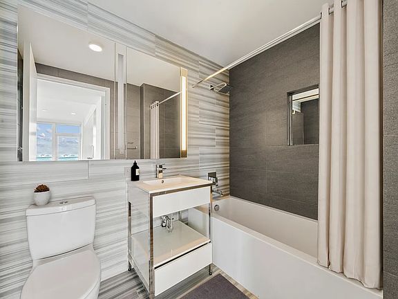 4th image of 605 W 42nd St #Pha