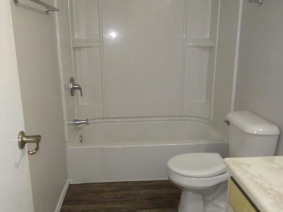 5th image of 2411 W Pintura Ct #B