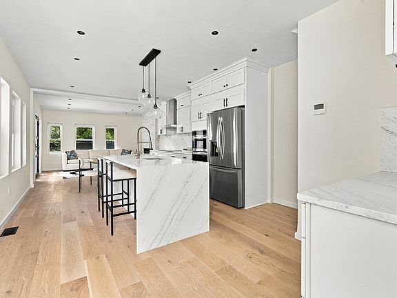 3rd image of 455-457 Summer St #1