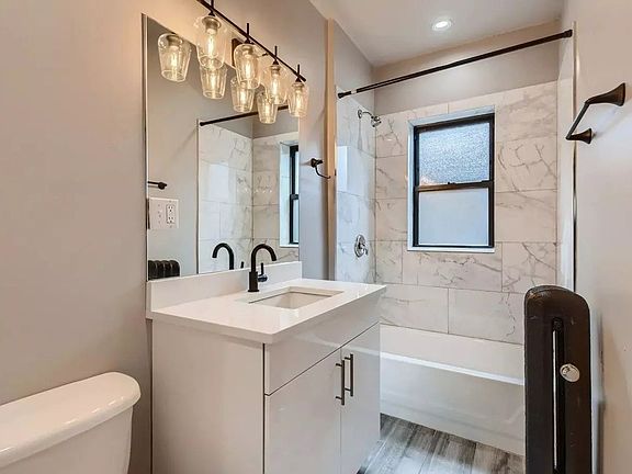 5th image of 639 W Cornelia Ave #2B-1Ba-700Sqft