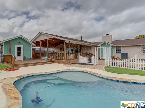 524 E Zipp Rd, New Braunfels, TX 78130