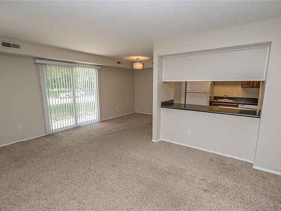 4th image of 10346 Independence Dr