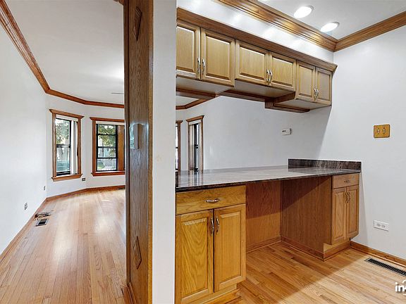 4th image of 2855 N Long Ave #1