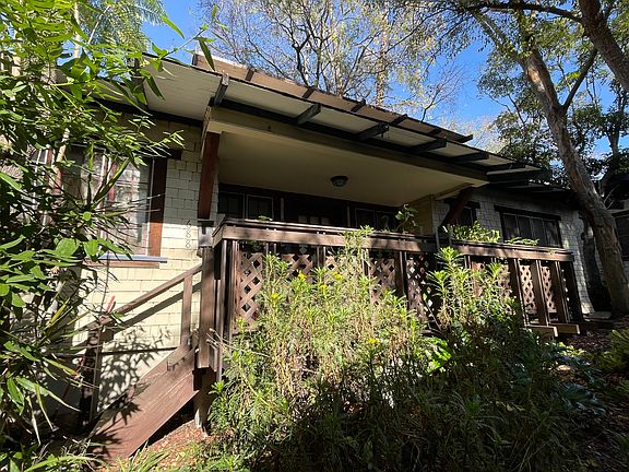 2nd image of 688 S Grand Ave #688