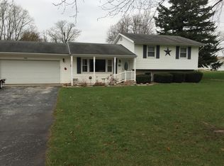 7466 N Meadow Ln, New Carlisle, IN 46552