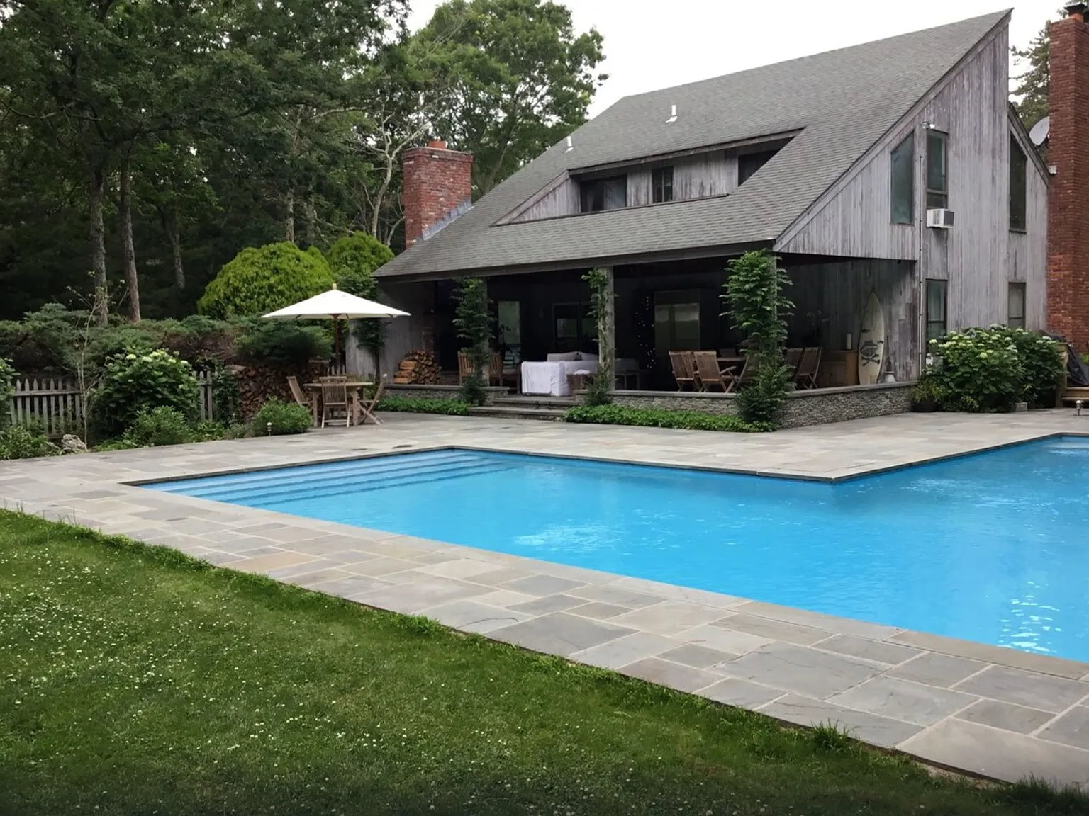 East Hampton Contemporary with Pool & Tennis — Photo 2