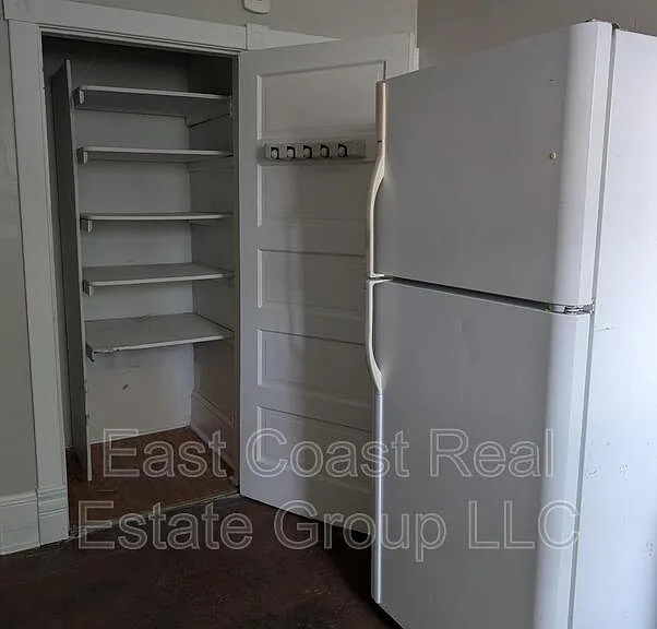 304 1/2 W Martin St — Photo 6