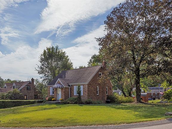 3rd image of 145 Lily Dr