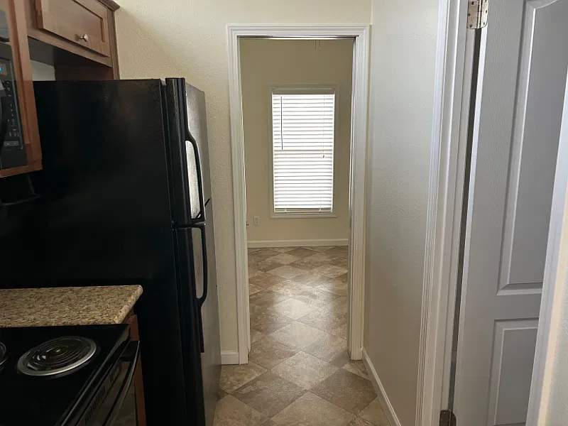 1BR/1BA Modern Tiny Home Cottage - Beau Village — Photo 4