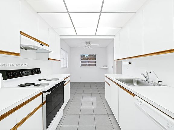 3rd image of 12701 SW 13th St APT 314F