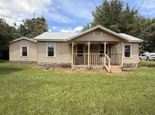 463 E River Rd, Wewahitchka, FL 32465