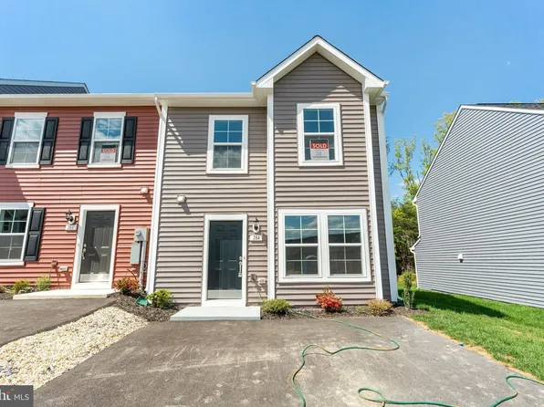 184 Gentle Breeze Dr, Bunker Hill, WV 25413