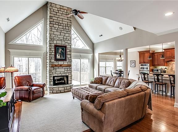3rd image of 1215 Ben Hill Blvd