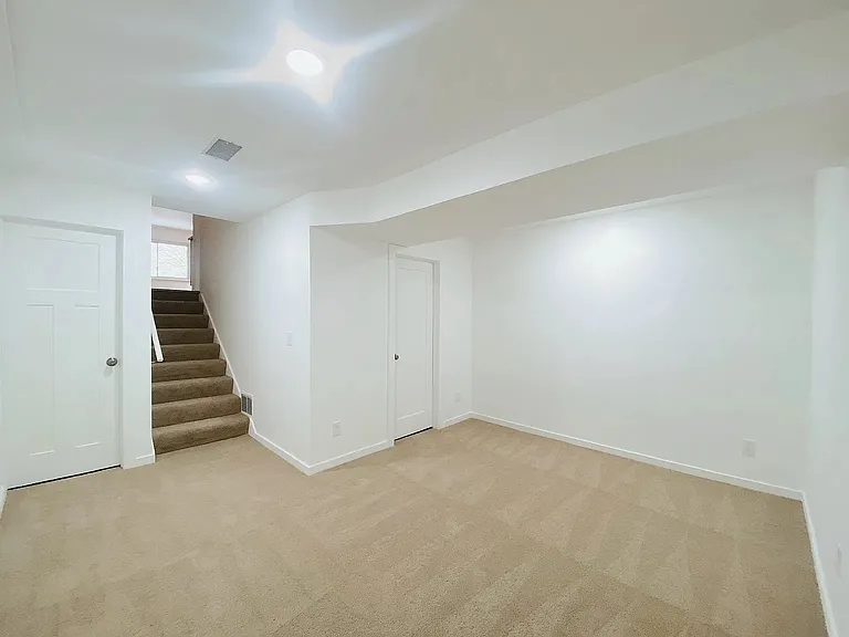 3044 Buchanan St NE — Photo 20