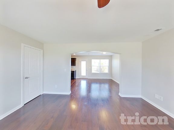 3rd image of 323 Stratford Park Blvd