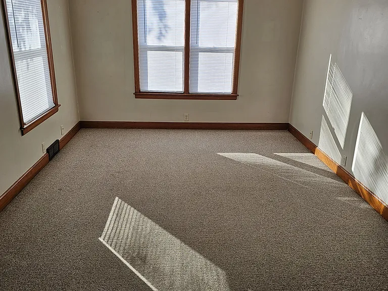 1012 Howard St — Photo 7
