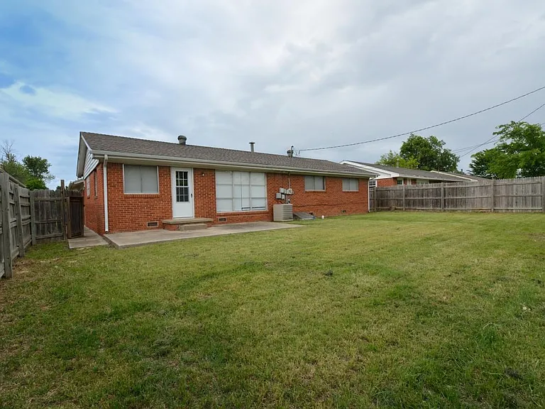 Big fenced back yard