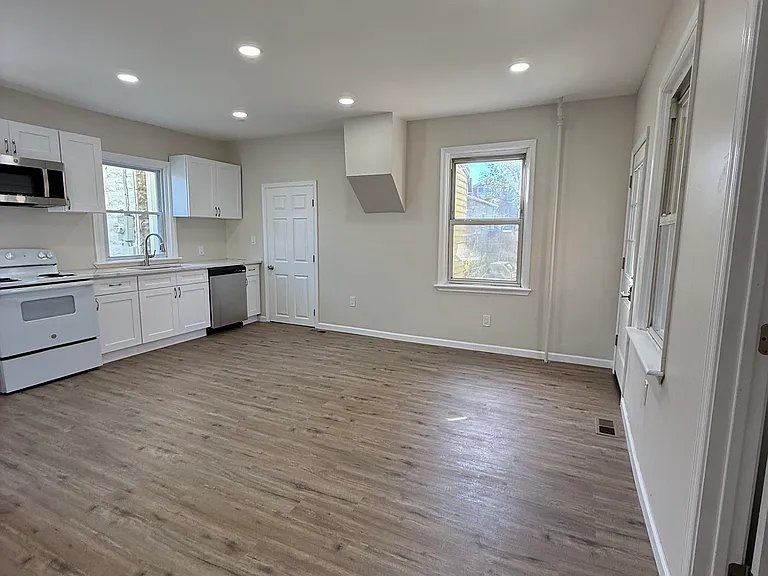 225 Herman Ave #1 — Photo 7